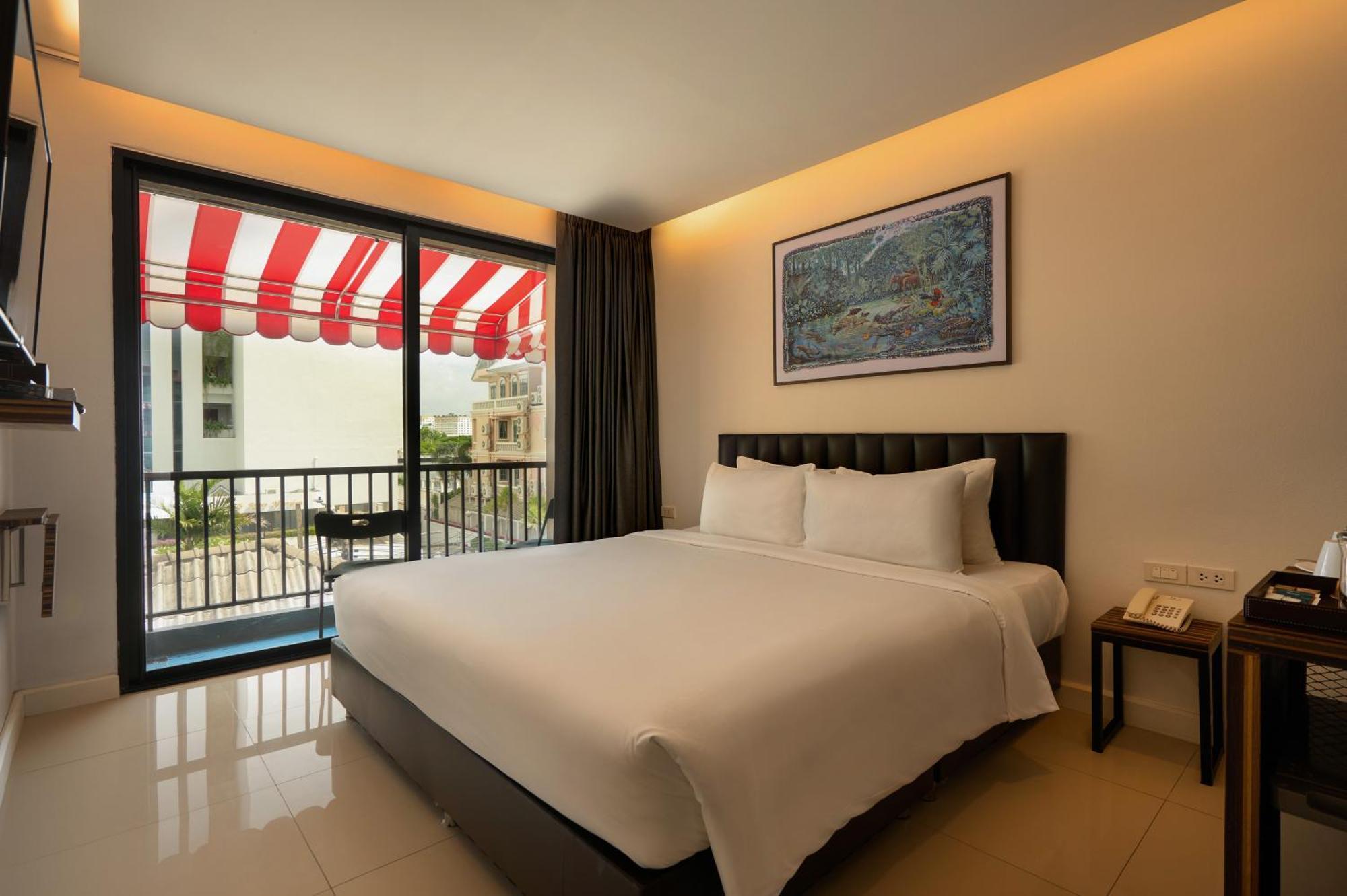 Red door Hotel Bangkok Buitenkant foto