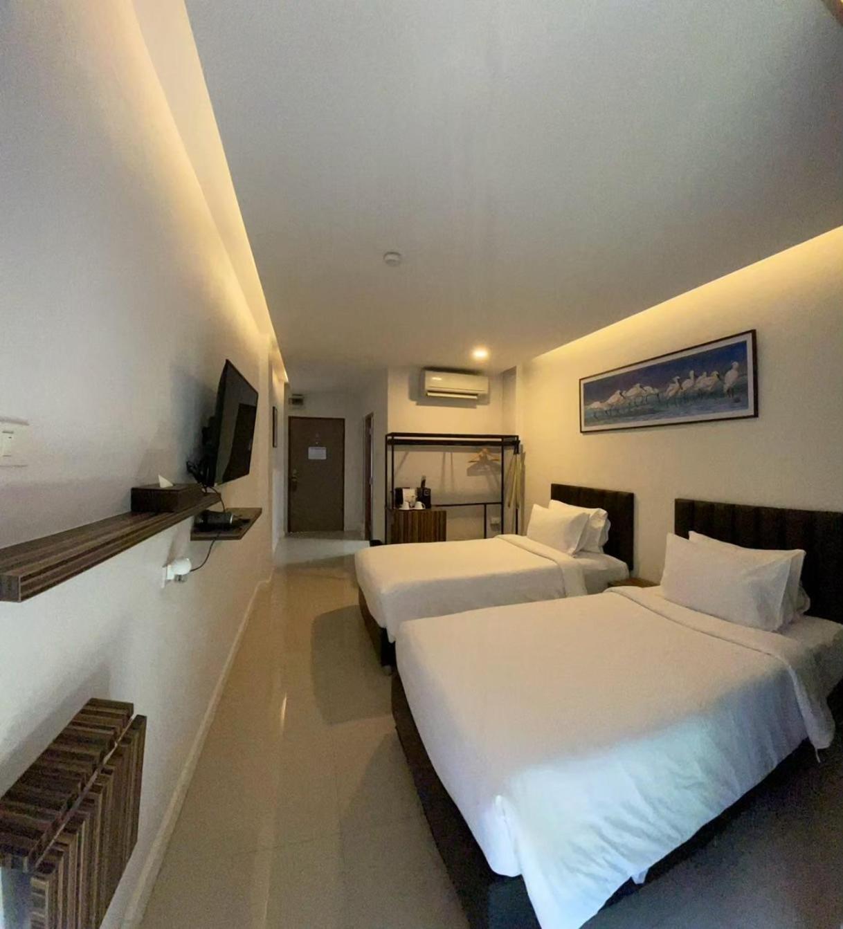 Red door Hotel Bangkok Buitenkant foto